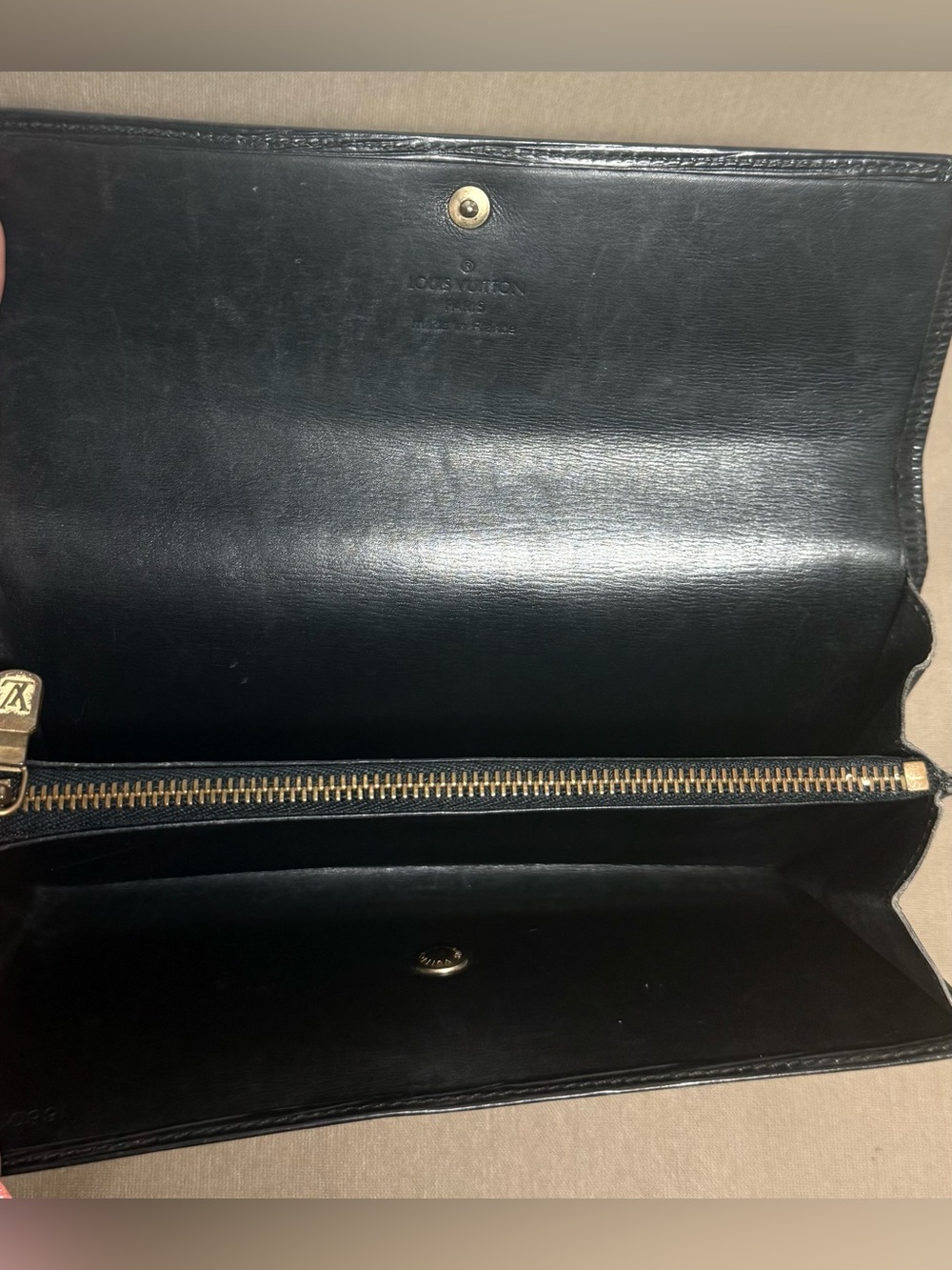 ✨Authentic Louis Vuitton Black Epi Leather Sarah Long Wallet✨ 1991 Vintage - Picture 6 of 12